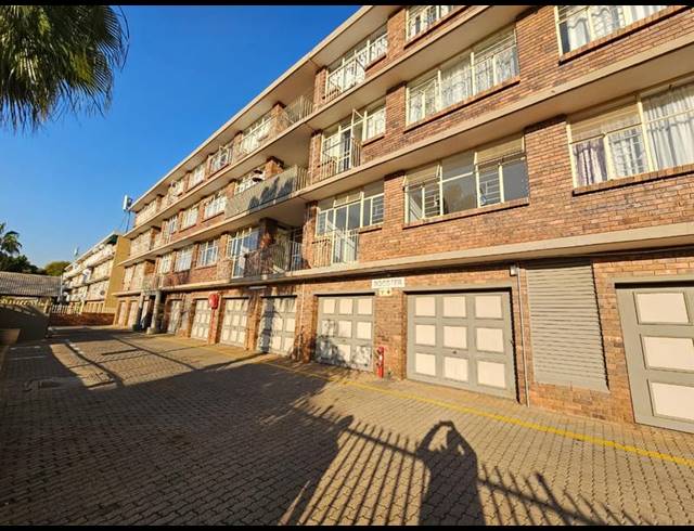 3 BEDROOM APARTMENT FOR SALE IN SINOVILLE